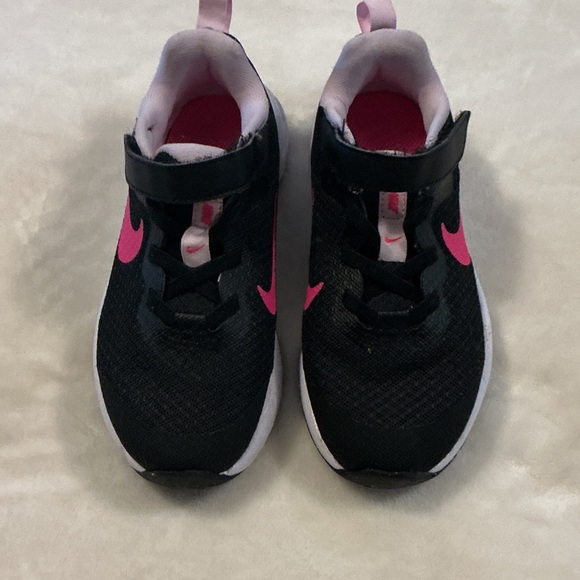 Nike Other - Nike Little Kids Revolution 7